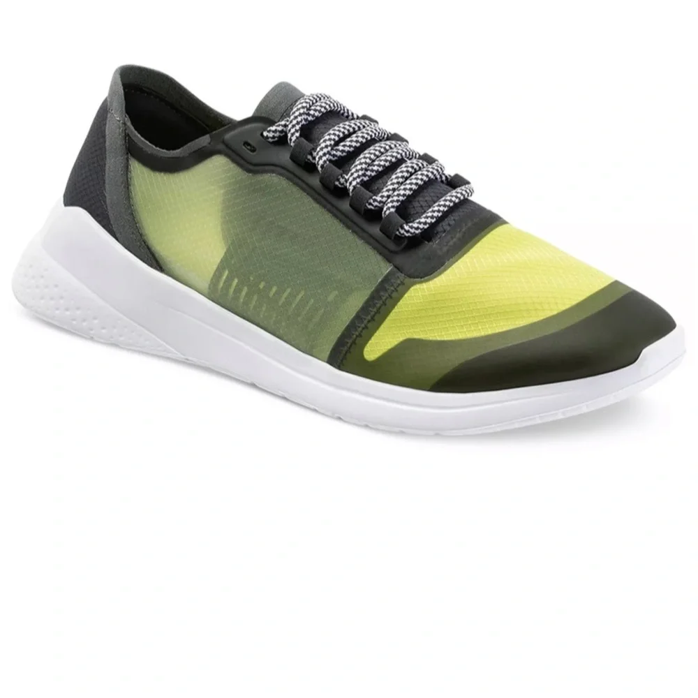 Lacoste sport Mens sneakers lt fit 220, yellow & dark gray, lightweight size 7.5